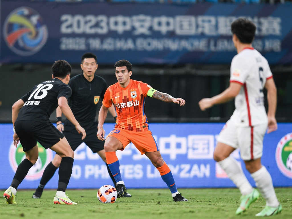 这对步行者 这对步行者